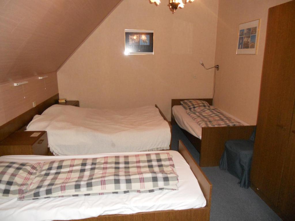 Hotel Ten Putte Gistel Zimmer foto